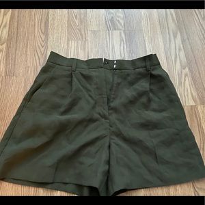 Pleated shorts NWT